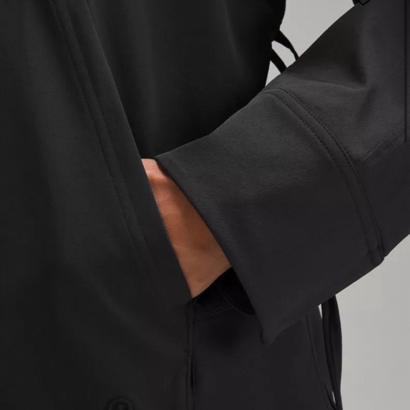 Lululemon - Water-Repellent Hooded Anorak - Black - Picture 5 of 8